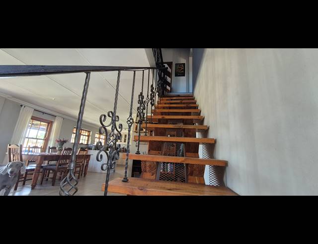 5 BEDROOM HOUSE FOR SALE IN KLEIN DASSENBERG